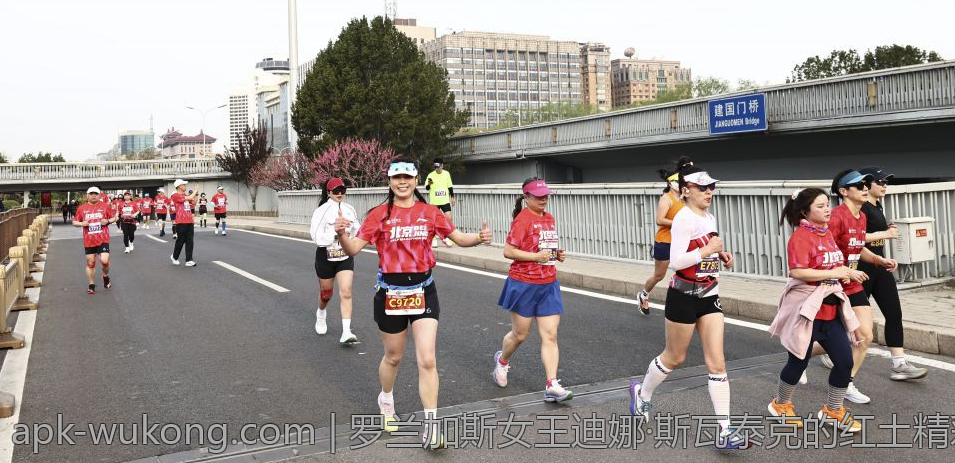 罗兰加斯女王迪娜·斯瓦泰克的红土精彩表现